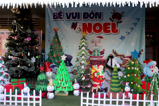 cây thông noel trường mầm non